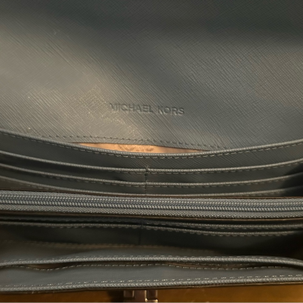 Michael Kors Callie sky blue leather carryall wallet - Picture 6 of 7